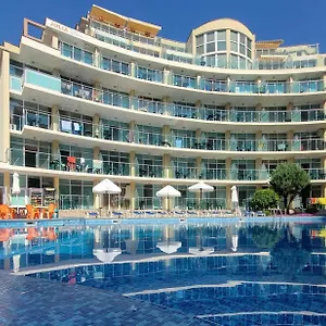 Julia Family Apartmanhotel